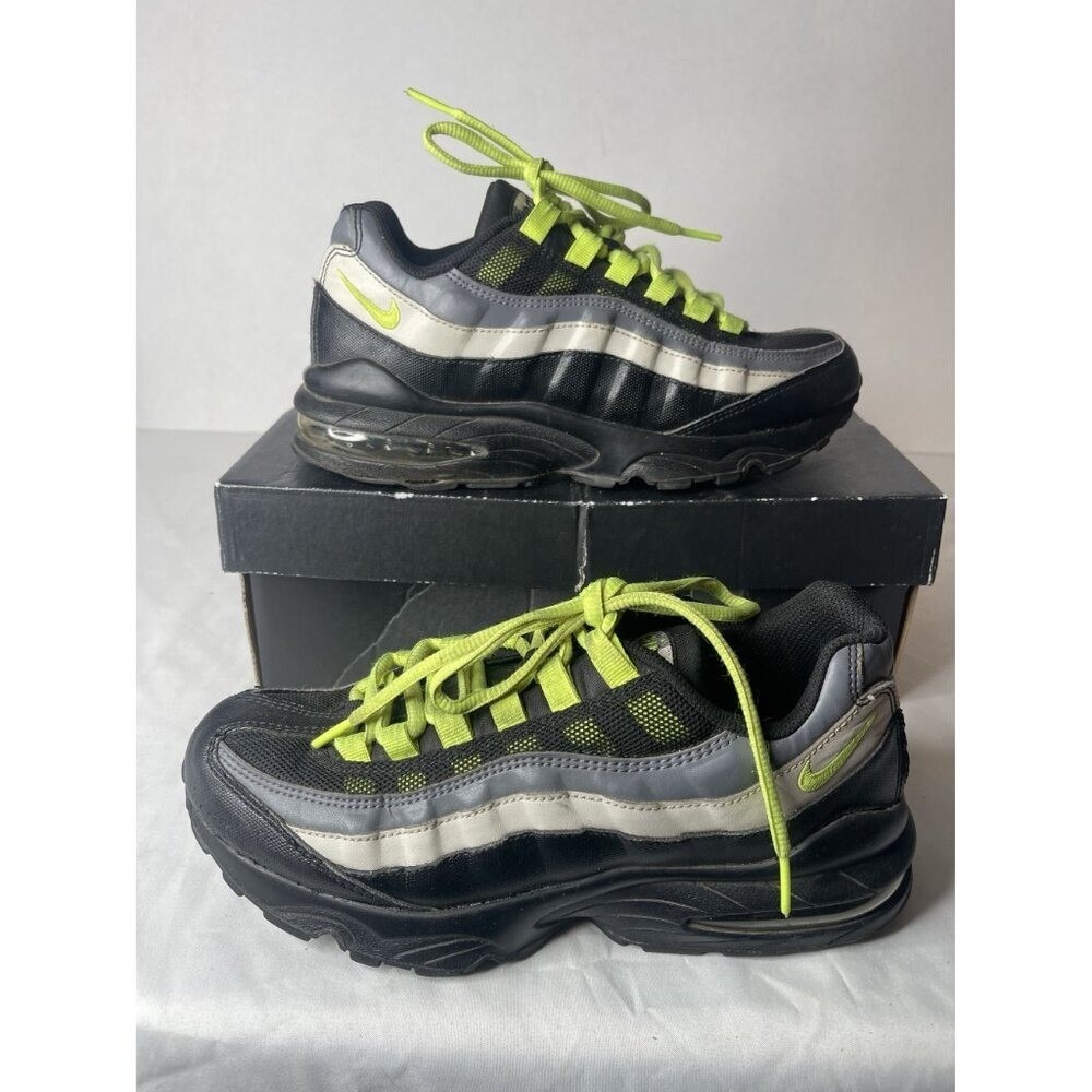 Nike Boys 905348-022 Black Volt Dark Grey Air Max 95 Low Top Size 6.5 Y Sneakers - Picture 2 of 5